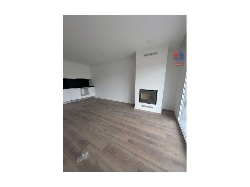 APARTAMENTO T2 COM DUAS FRENTES EM CONDOMÍNIO FECHADO - Grande imagem: 3/15