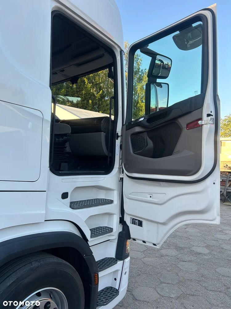 Scania S450 RETARDER / LED / NAWIGACJA / WIRTUALNE ZEGARY / 2 ZBIORNIKI PALIWOWE / LODÓWKA / PRZEBIEG 756 TYS. KM / SCANIA z POLSKIEGO SALONU / 2020 ROK !! - 35