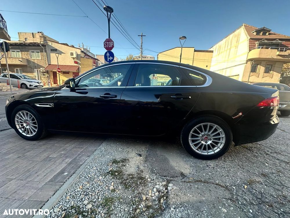 Jaguar XF 20d RWD Prestige - 11