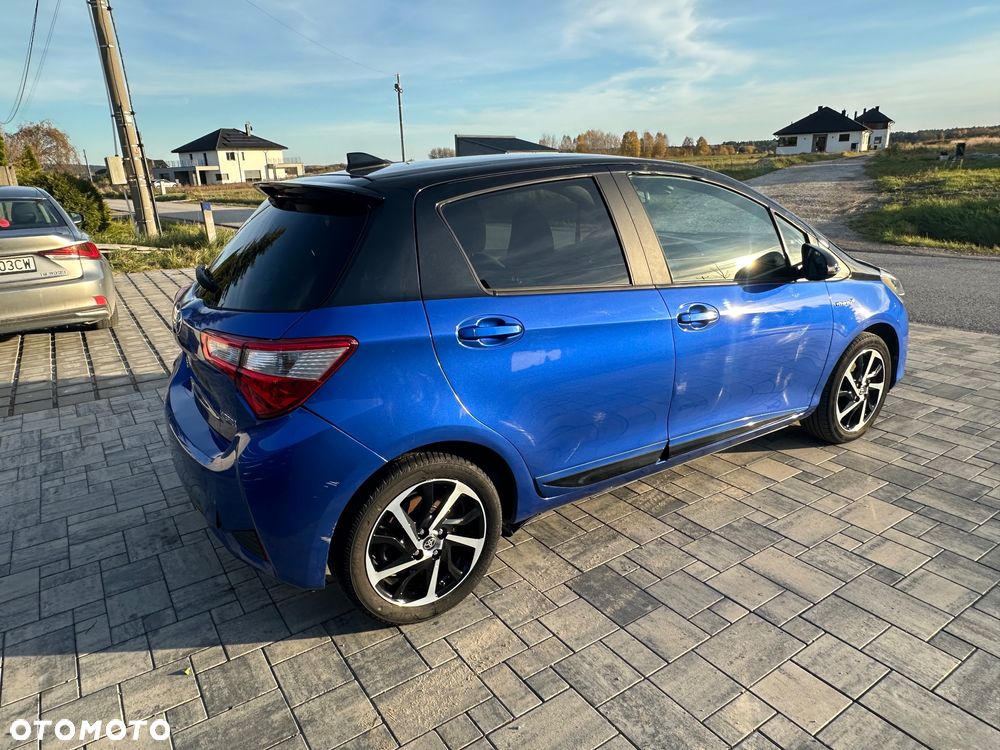 Toyota Yaris Hybrid Selection - 4