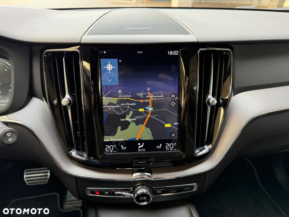 Volvo XC 60 B4 D AWD R-Design - 28