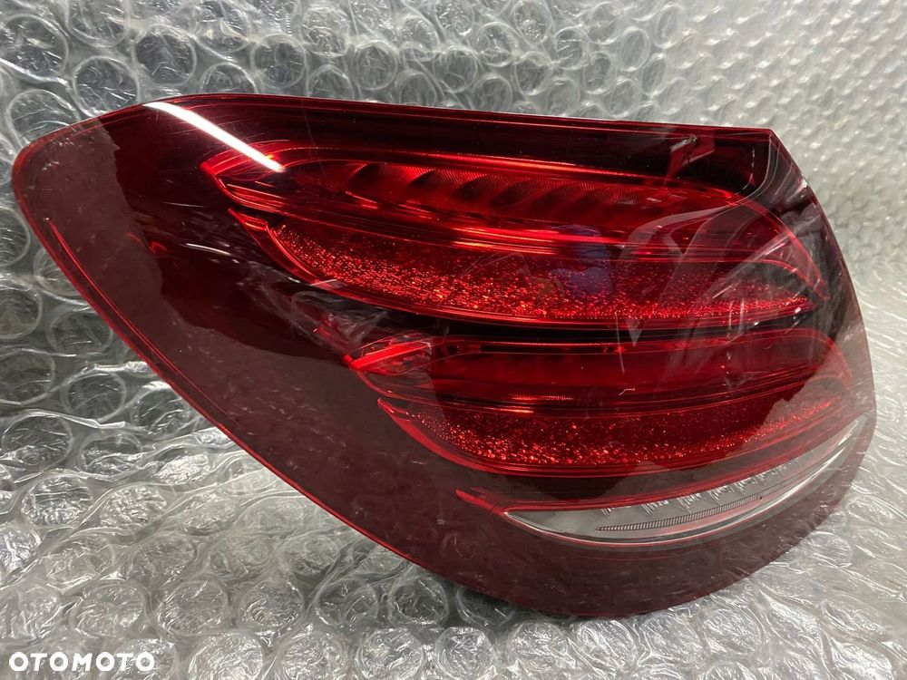 LAMPA TYŁ LEWA LED MERCEDES BENZ E A2139067700 - 2