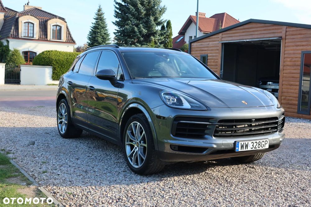 Porsche Cayenne - 2