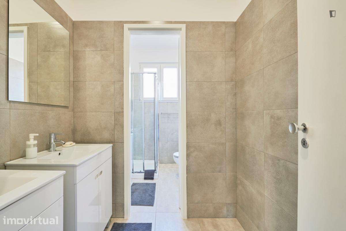Quarto - localizado em Picoas Lisbon - Grande imagem: 2/23