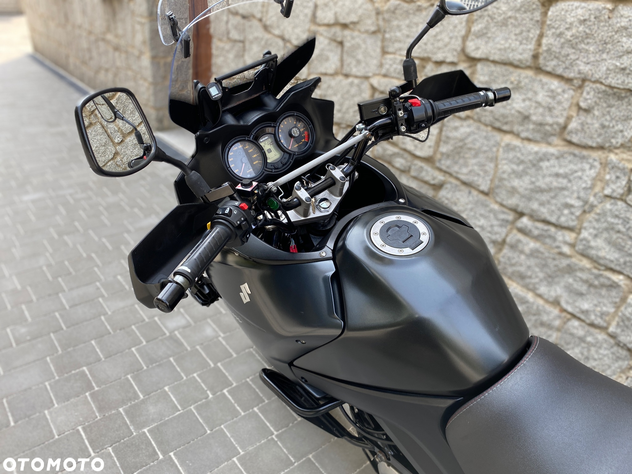 Suzuki V-STROM - 20