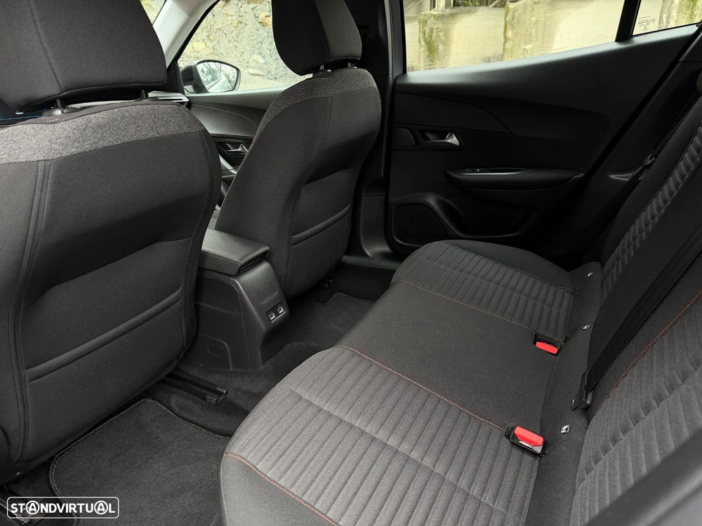 Peugeot e-2008 Active Pack - 23