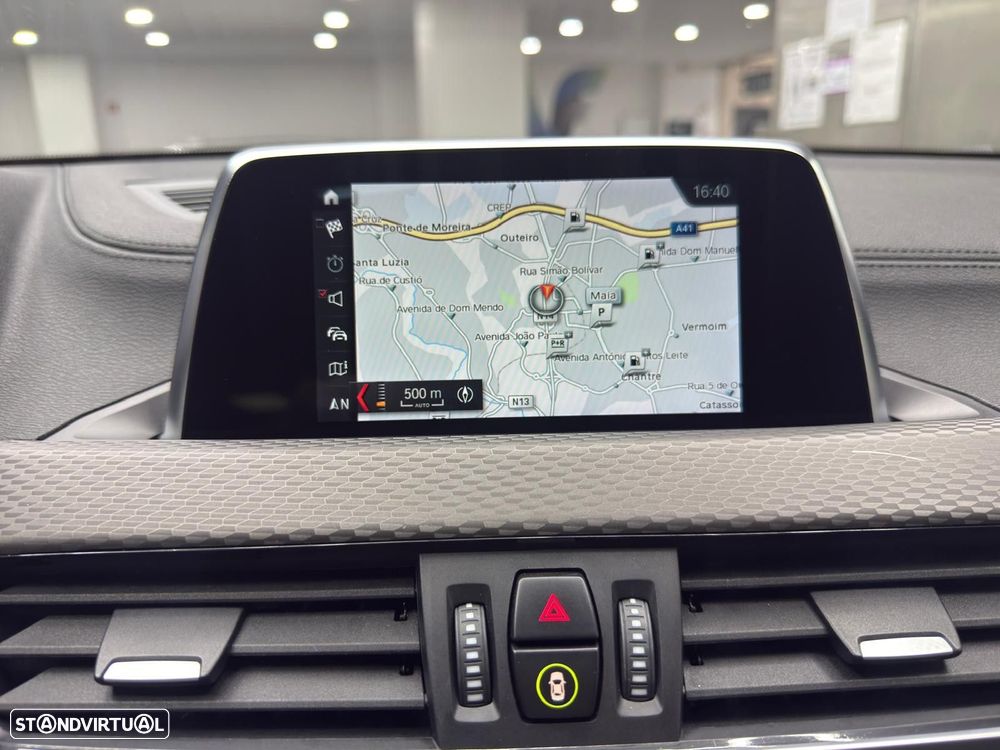 BMW X2 18 d xDrive Auto Pack 50 anos M - 22