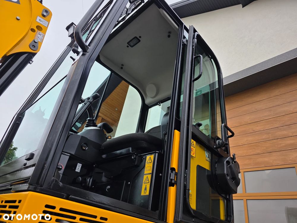 JCB JCB 16 C-1 mini koparka 3 łyżki szybkozłącze 19c1 sprowadzona 8018 serwisowana - 13