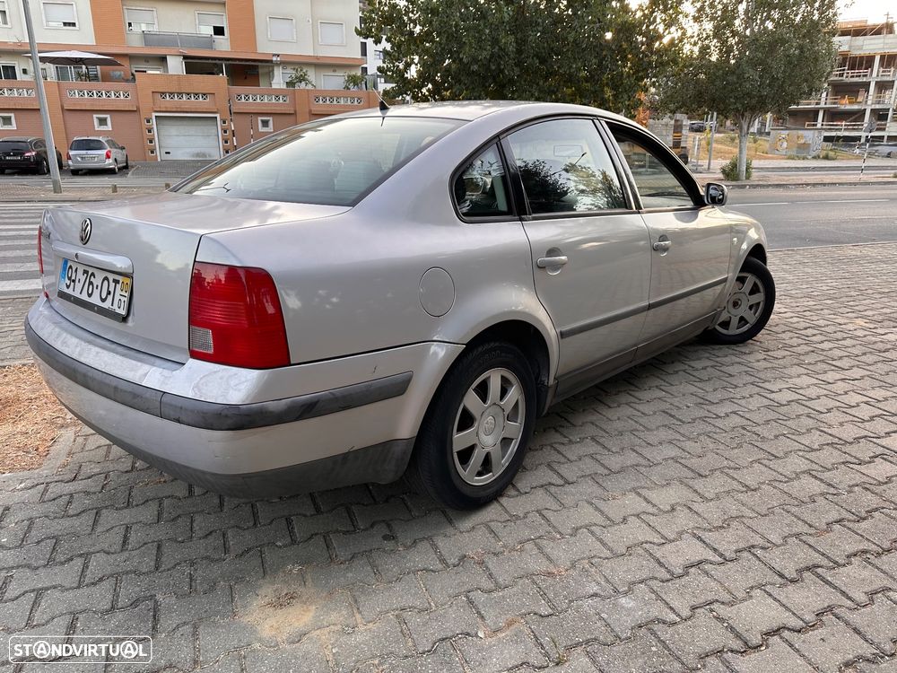 VW Passat 1.6 Confortline - 4