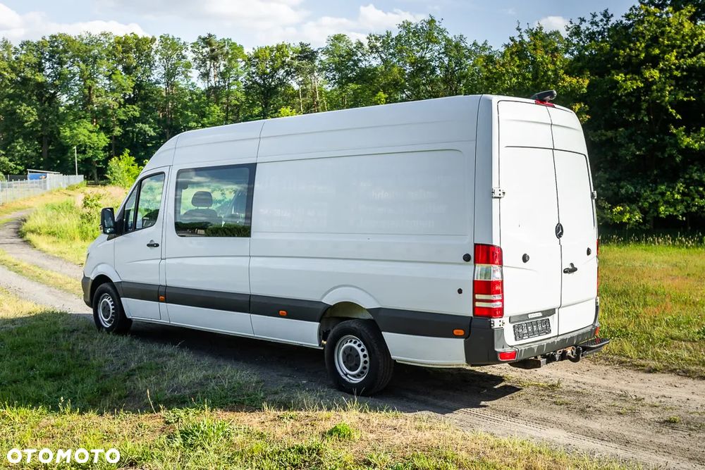 Mercedes-Benz Sprinter - 11