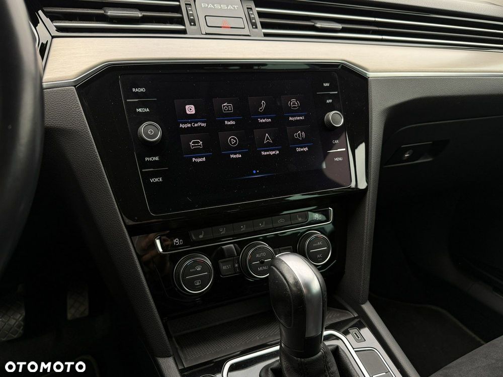 Volkswagen Passat 2.0 TSI Elegance DSG - 23