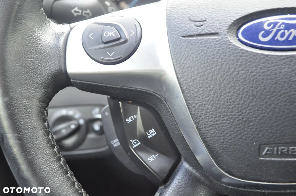 Ford Kuga 1.6 EcoBoost 2x4 Titanium - 14