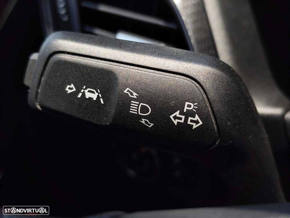 Ford Fiesta 1.0 EcoBoost MHEV ST-Line - 31