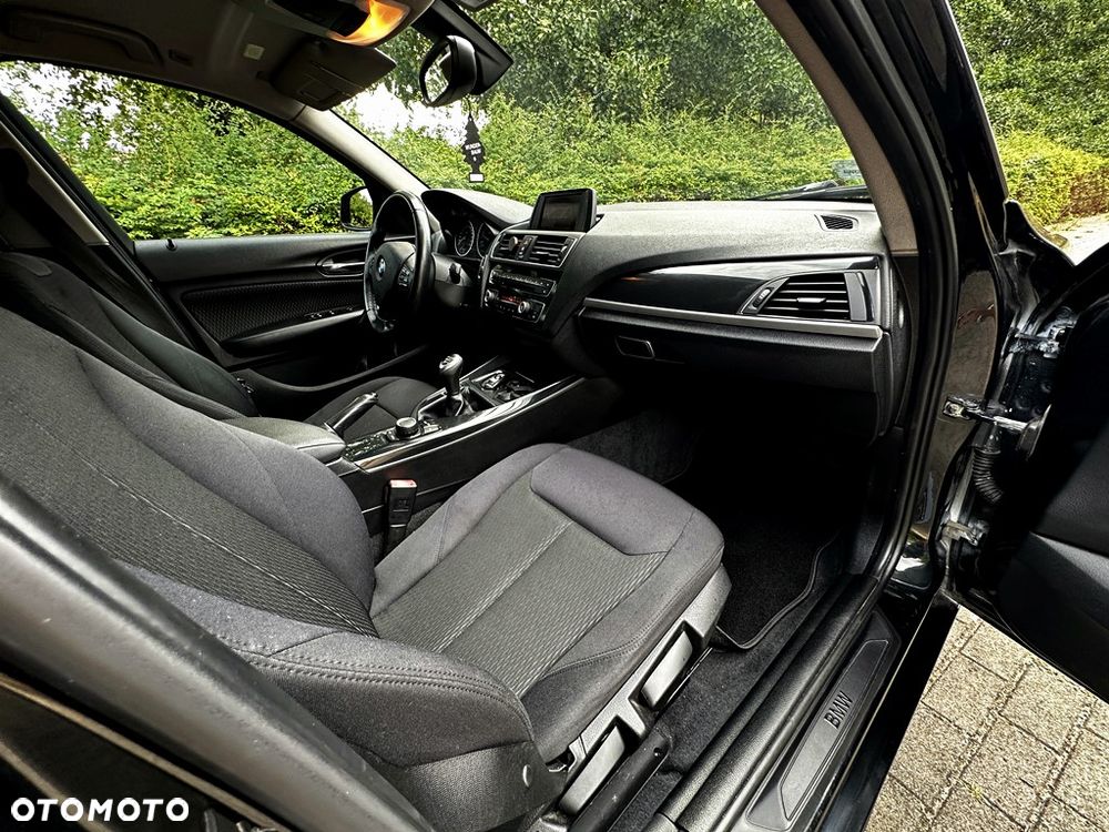 BMW Seria 1 118d Sport Line - 32