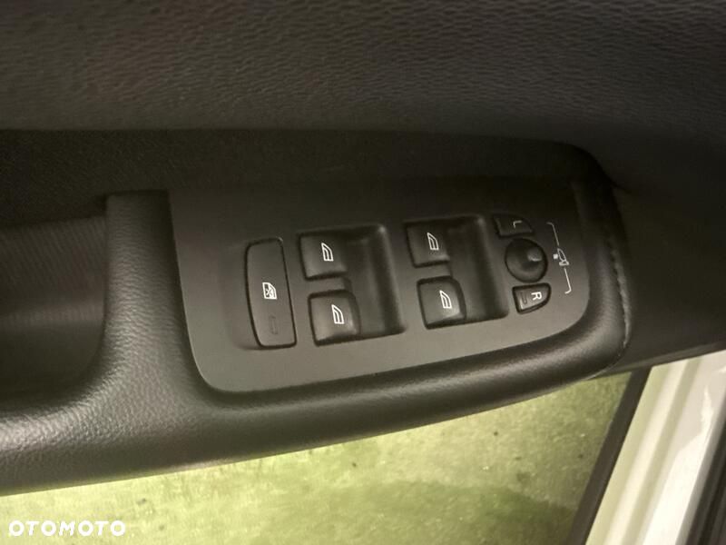 Volvo XC 60 B4 B Momentum Pro - 12