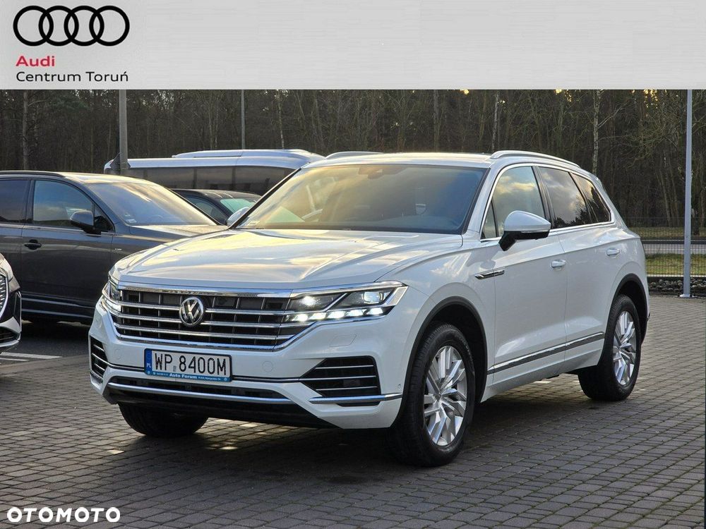Volkswagen Touareg - 1