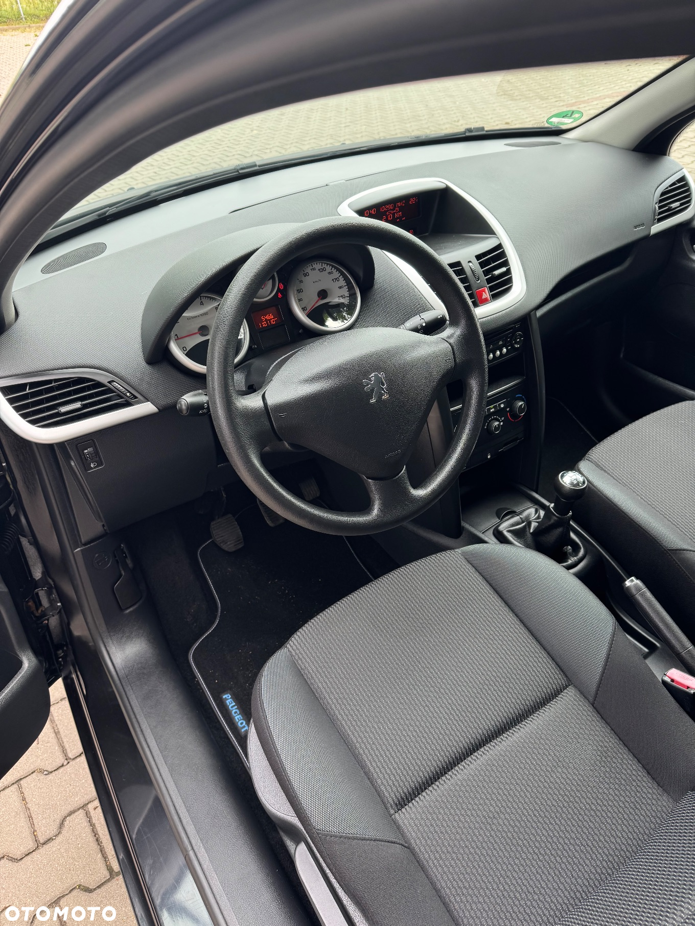 Peugeot 207 - 16