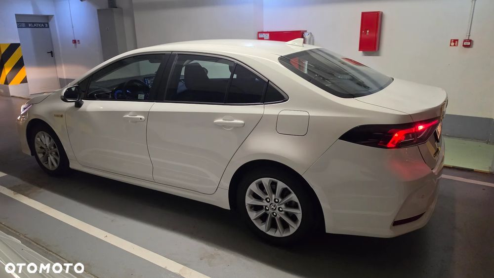 Toyota Corolla 1.8 Hybrid Comfort - 28