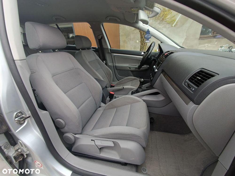Volkswagen Golf 1.6 FSI United - 13