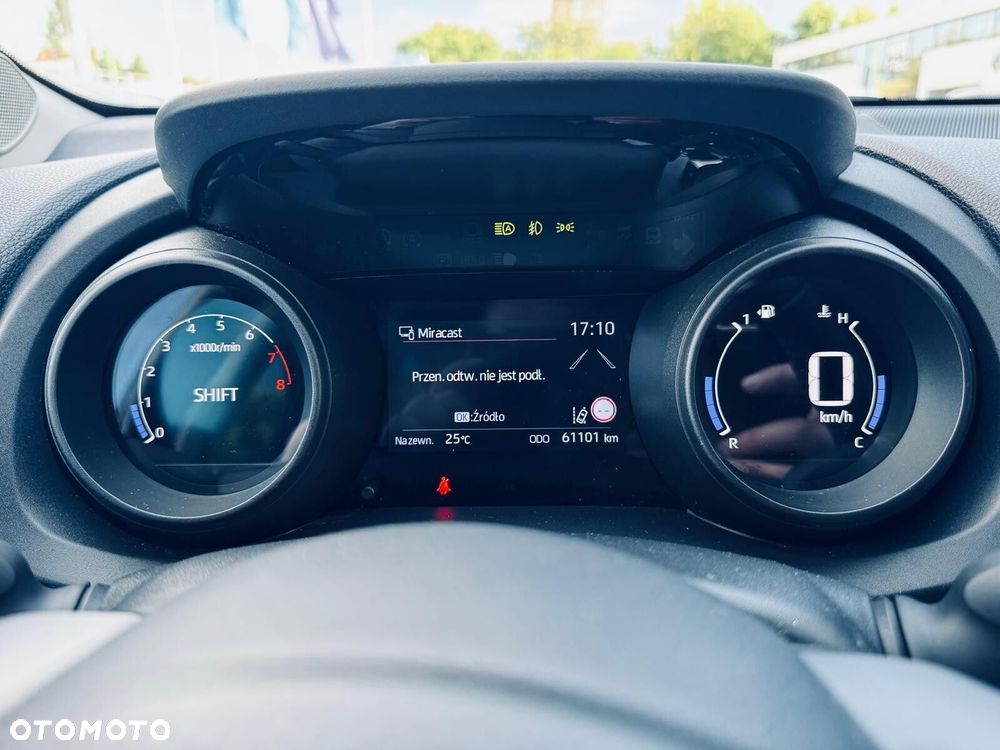 Toyota Yaris 1.5 Comfort - 21