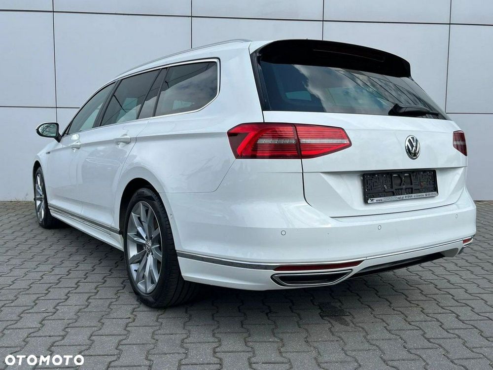 Volkswagen Passat - 11