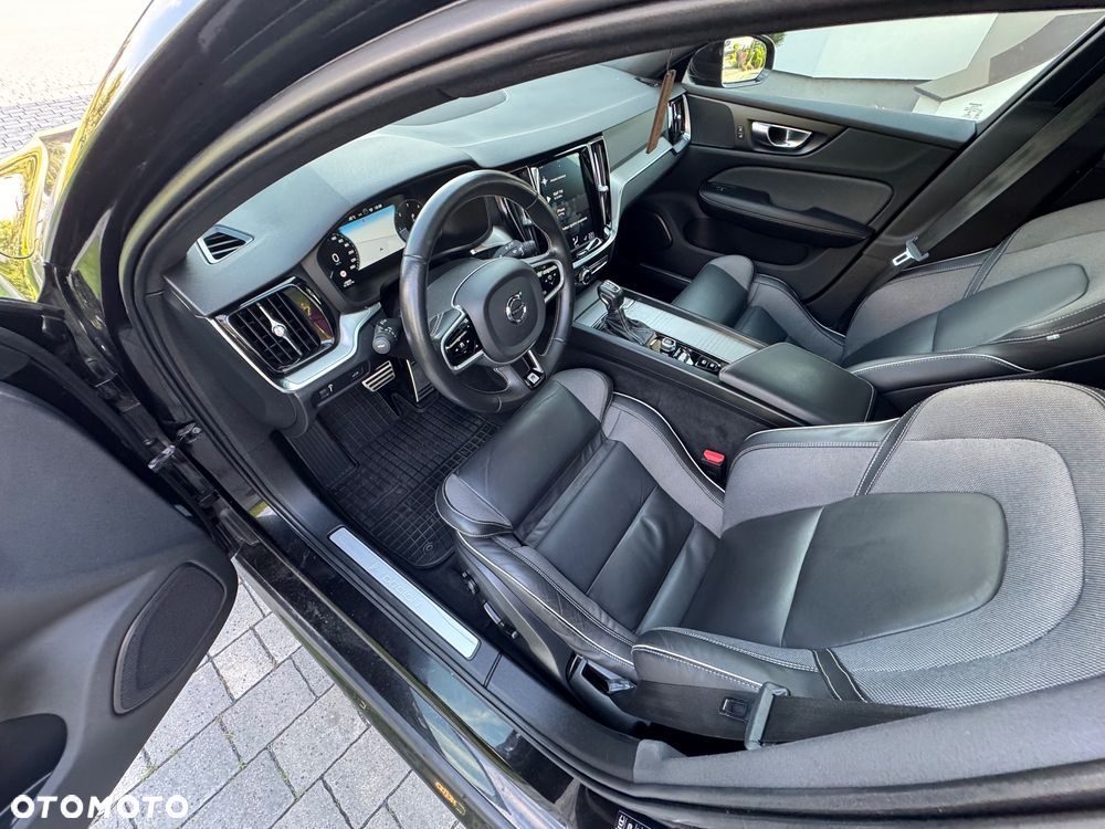 Volvo V60 D3 R-Design - 21