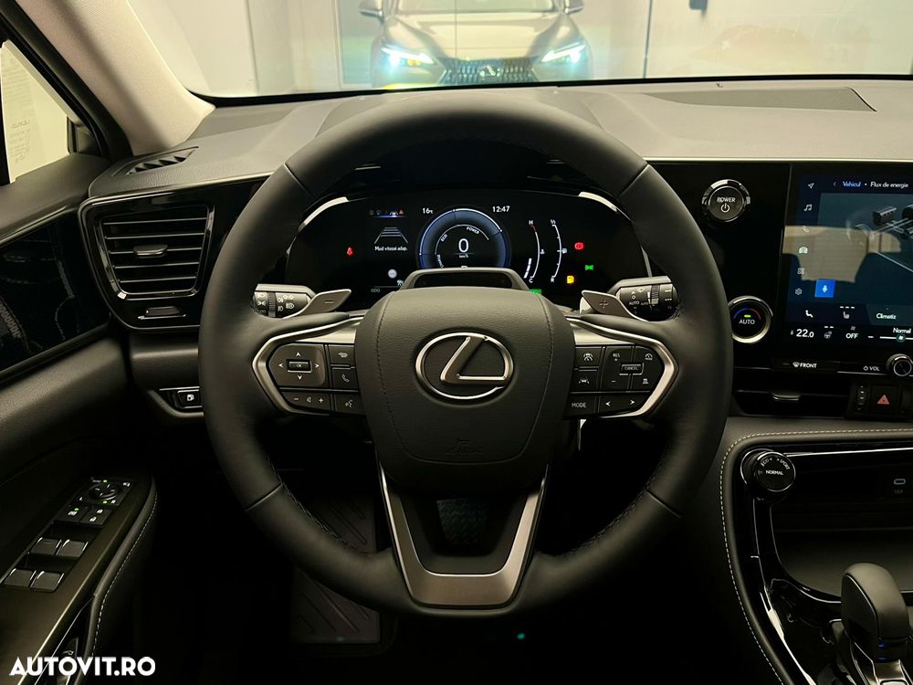 Lexus Seria NX - 25