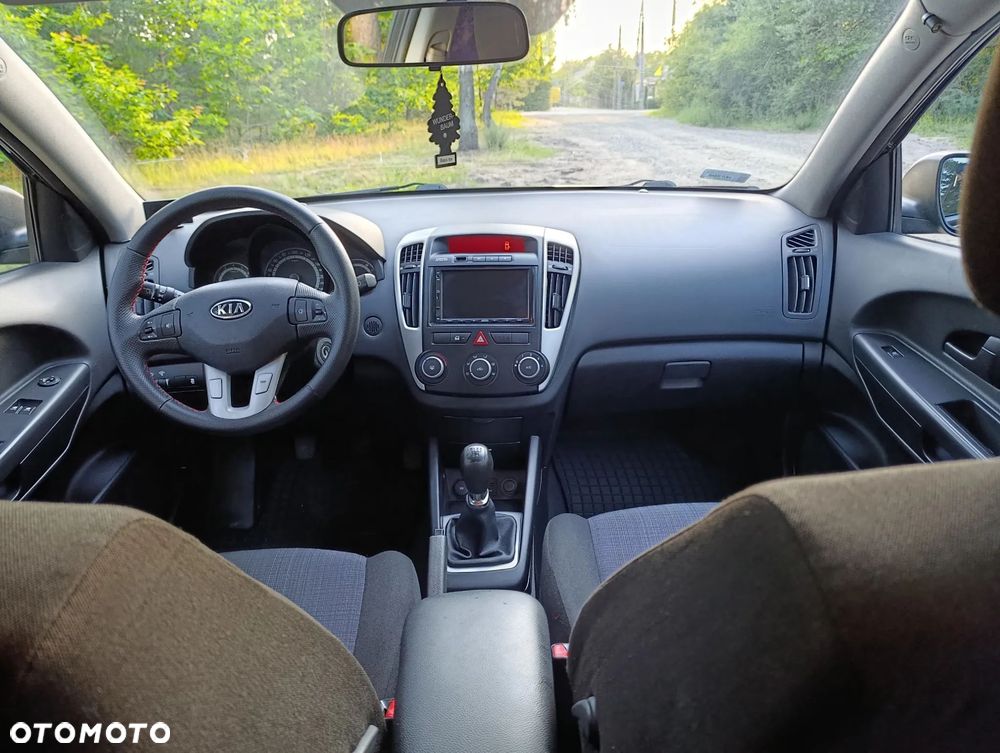 Kia Ceed 1.6 Comfort - 27