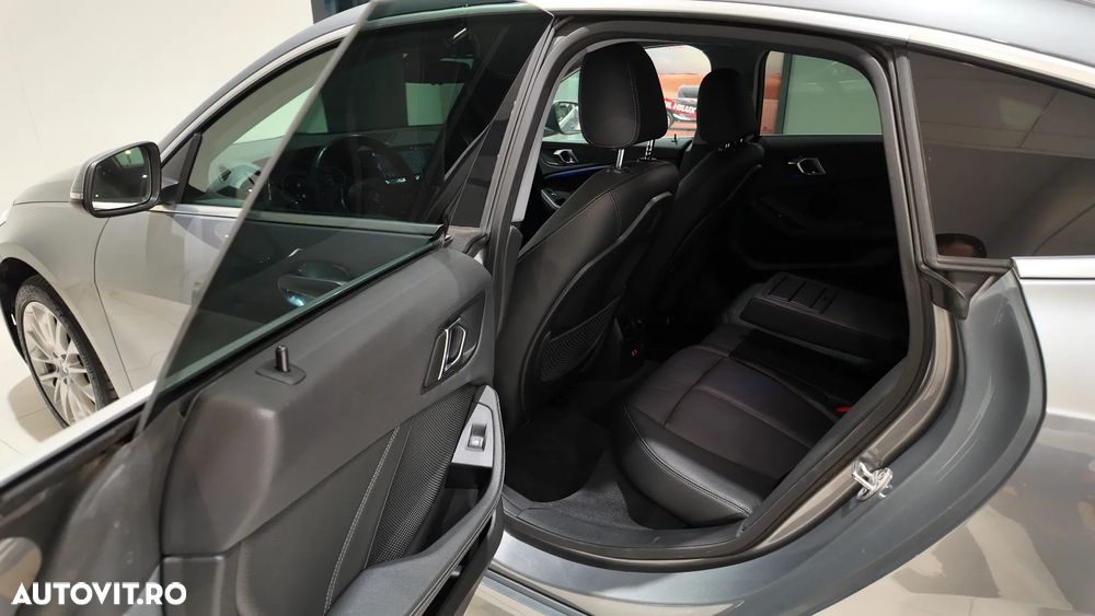 BMW Seria 2 218i Aut. Advantage - 33