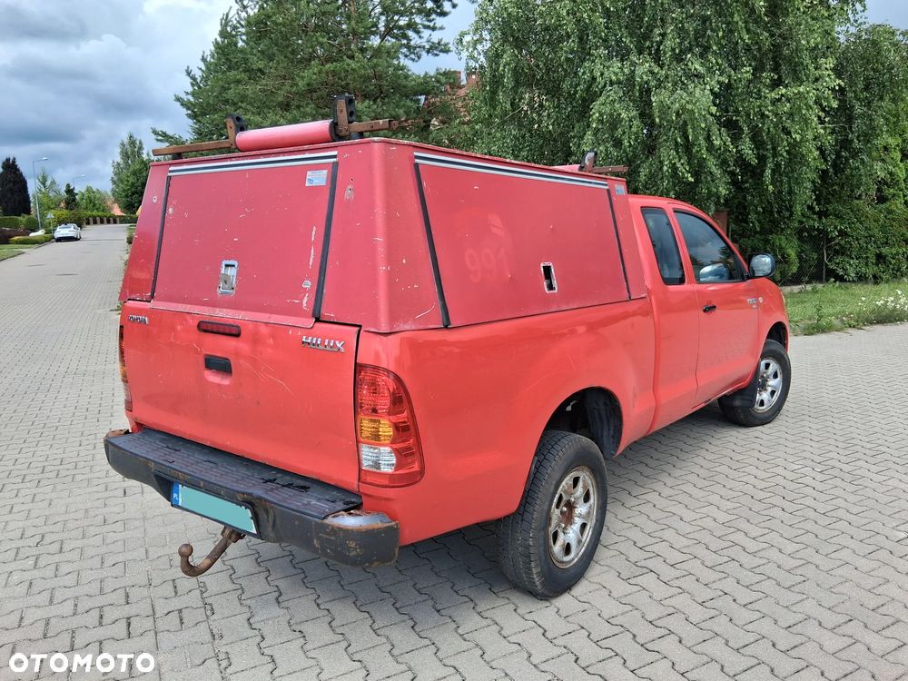 Toyota Hilux 2.5 D-4D DLX - 6