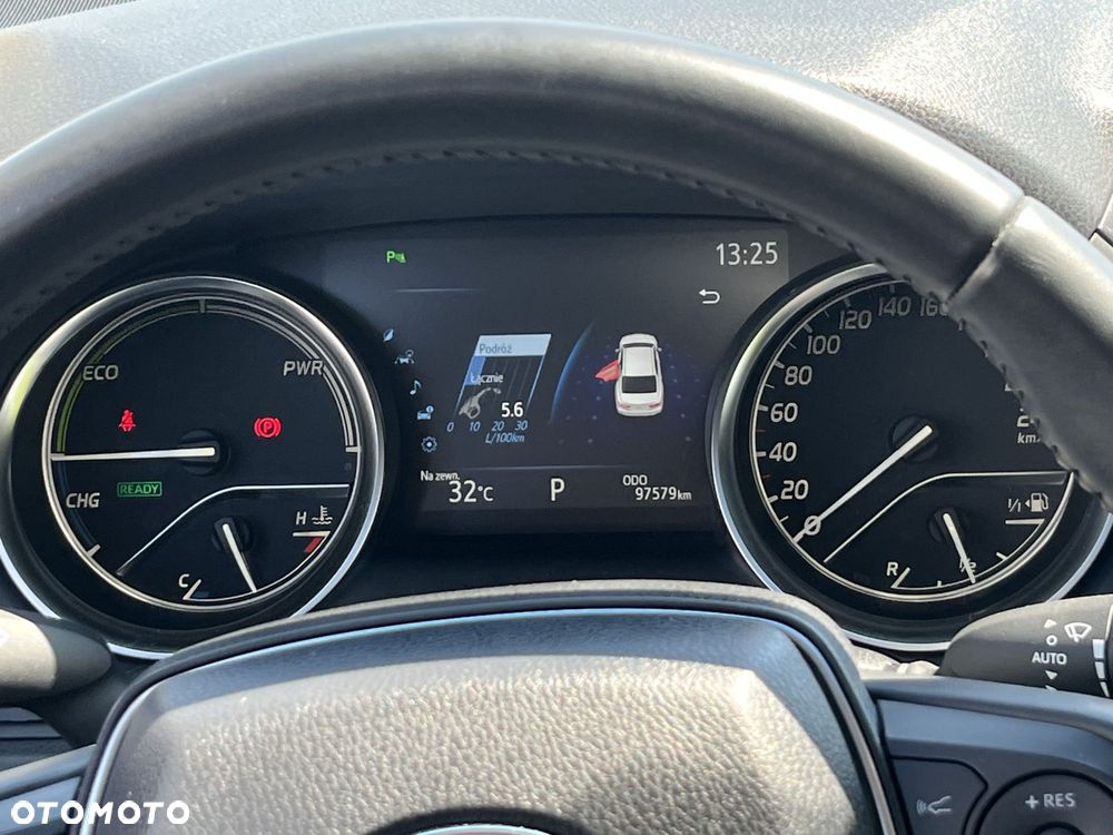 Toyota Camry 2.5 Hybrid Comfort CVT - 22