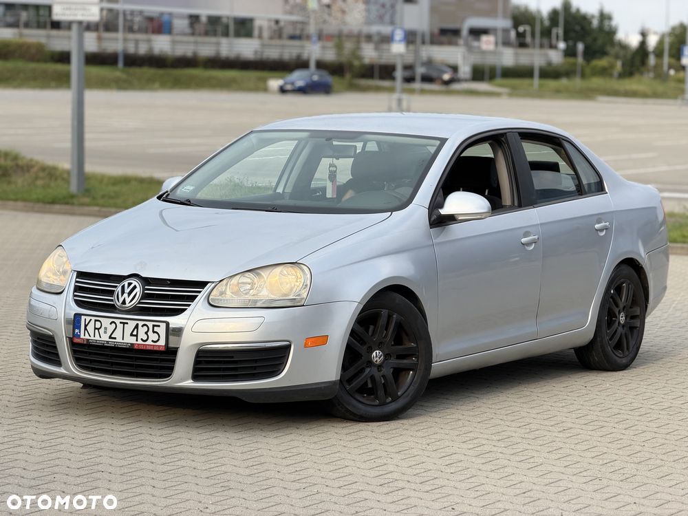 Volkswagen Jetta - 2