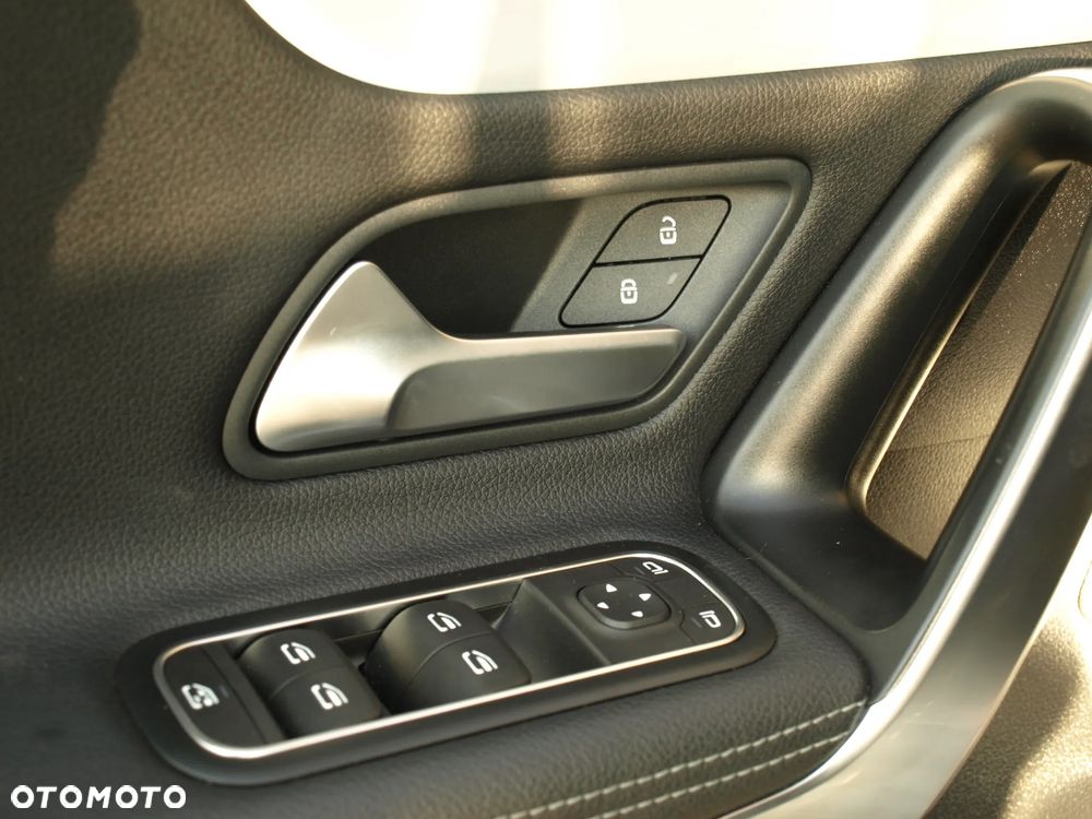 Mercedes-Benz CLA 220 d 8G-DCT - 14