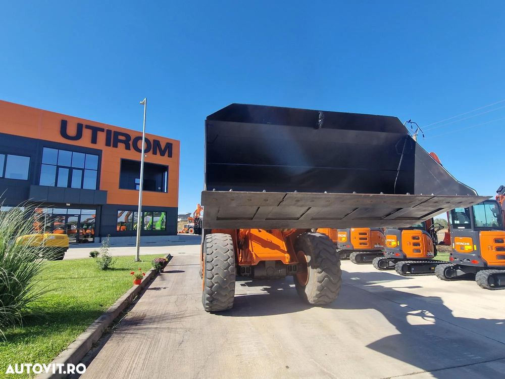 Hitachi ZW220, CUPA 3,5mc, 2018, 24.,392km, 5.880h, consum mediu 8l/h, Gresare automata, Anv MICHELIN 60% OK, ridica 15t, motor 201CP stage IV, basculare cupa la 4,2m, CUPLA RAPIDA, Posibilitate leasing 3 ani, PROMOTIE 86900 EUR+Tva - 9