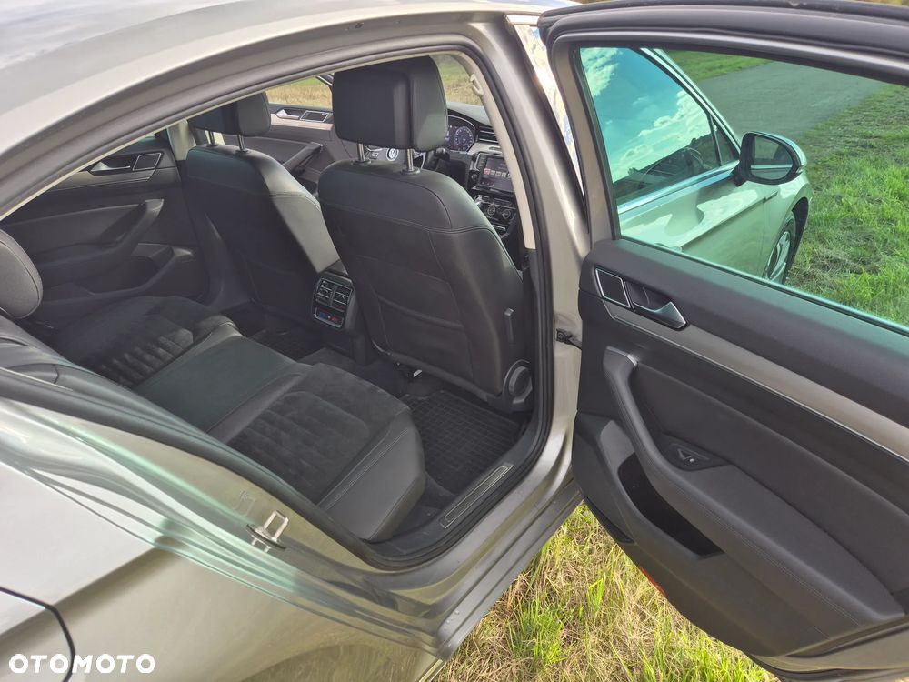Volkswagen Passat 2.0 TDI Bi-Turbo BMT 4Mot Highline DSG - 10