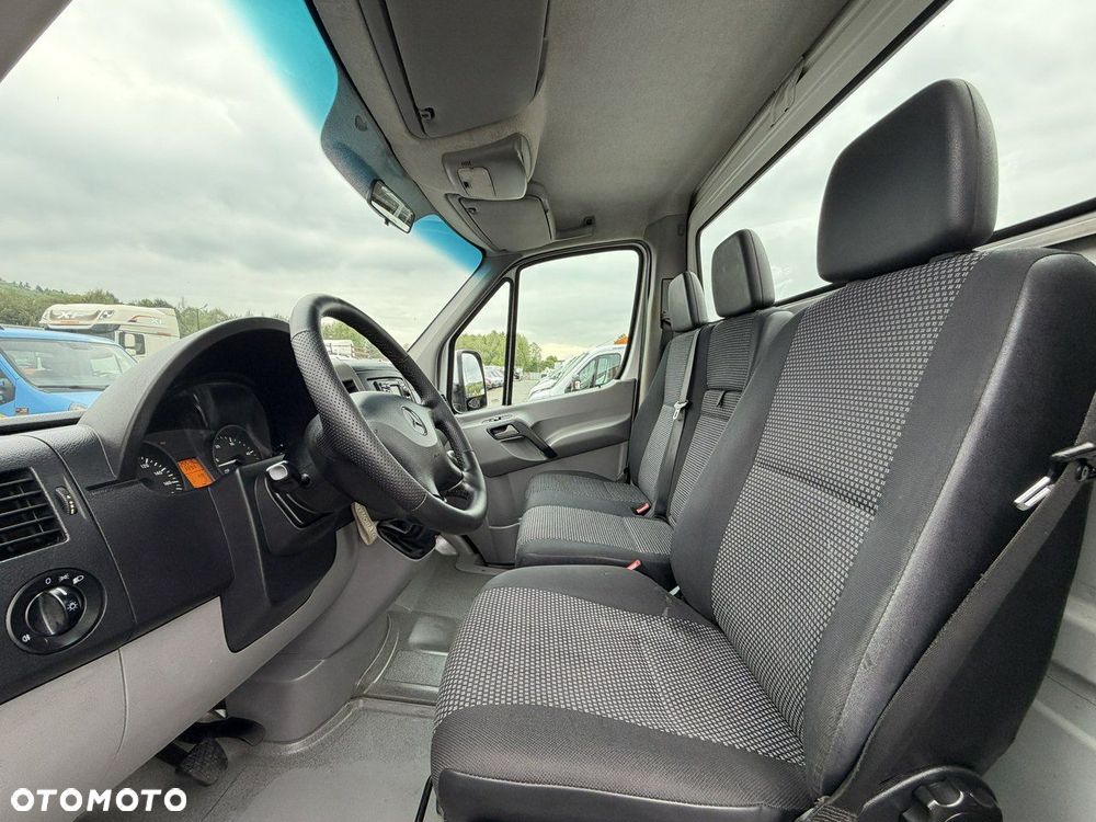 Mercedes-Benz Sprinter - 20