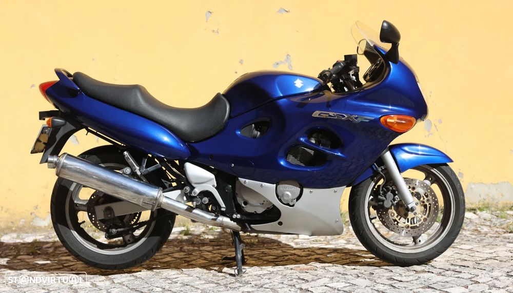 Suzuki GSX - 4