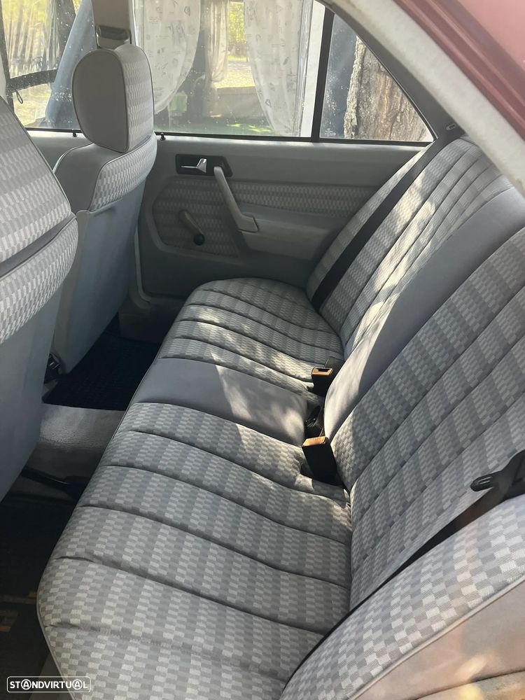 Mercedes-Benz A 190 - 13