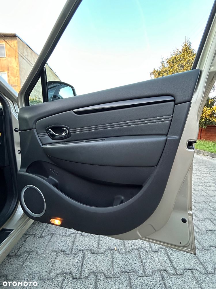 Renault Scenic - 9