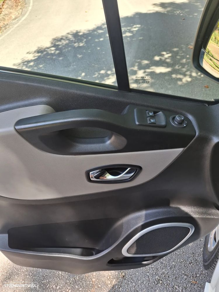 Renault Trafic - 9