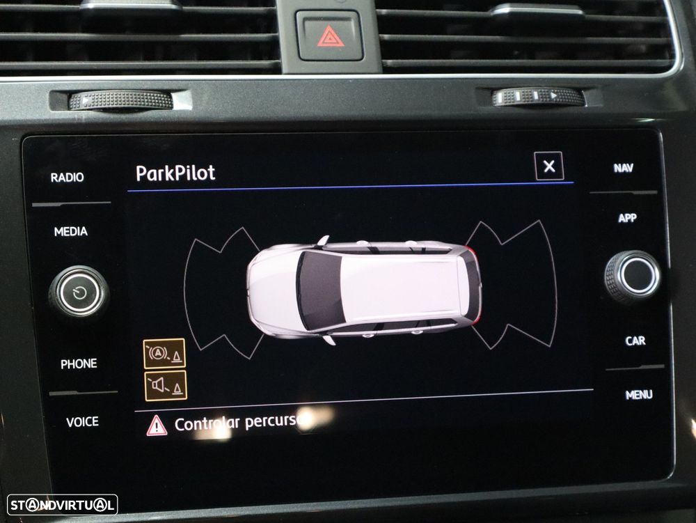 VW Golf Variant 1.6 TDi Confortline - 16