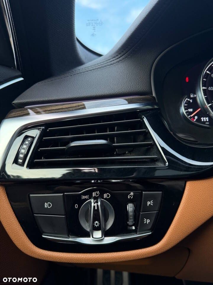 BMW Seria 5 530i xDrive Luxury Line - 20