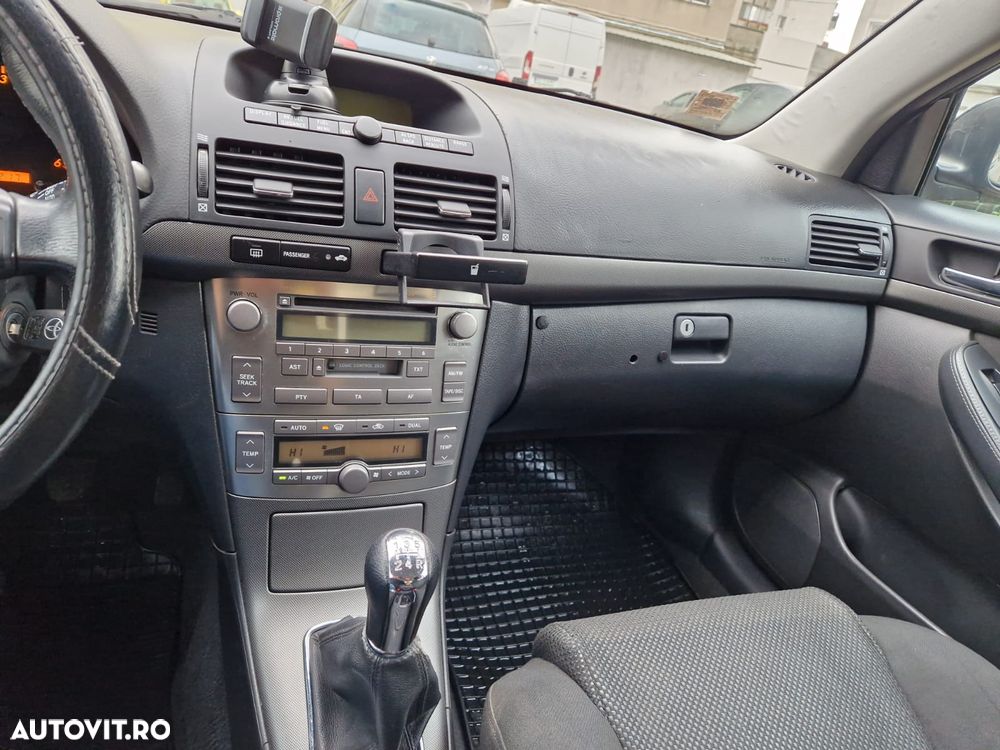 Toyota Avensis 2.0 D4D Sdn. Terra - 13