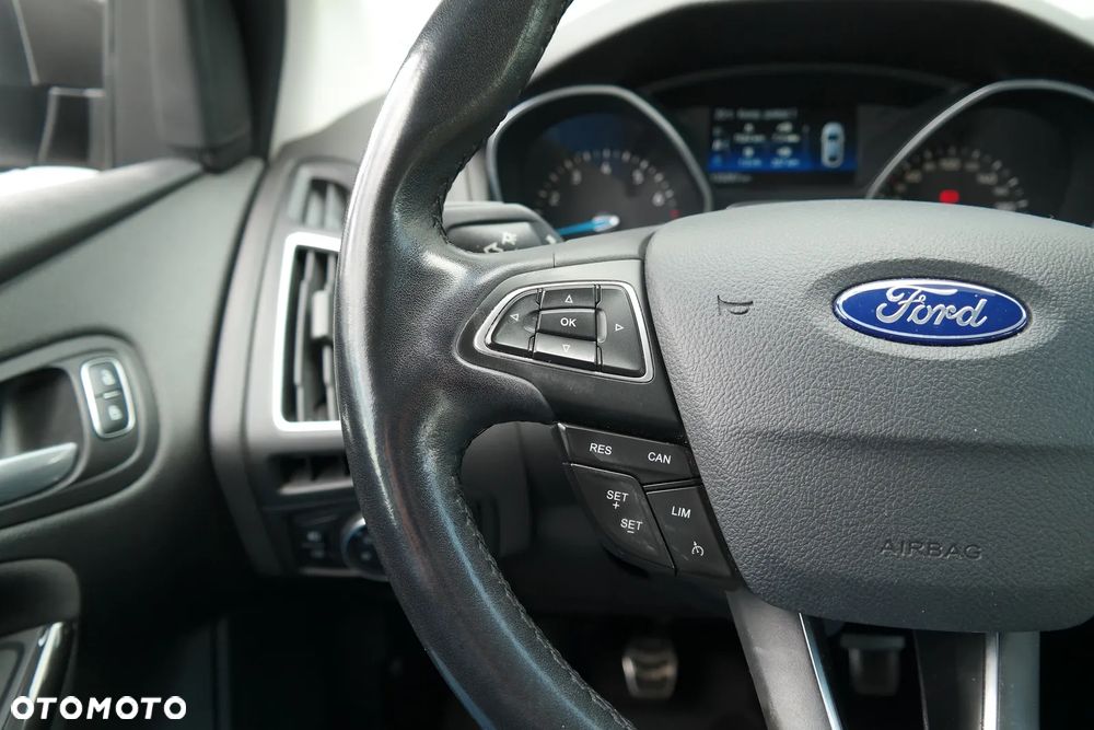 Ford Focus 1.6 FF Titanium - 16