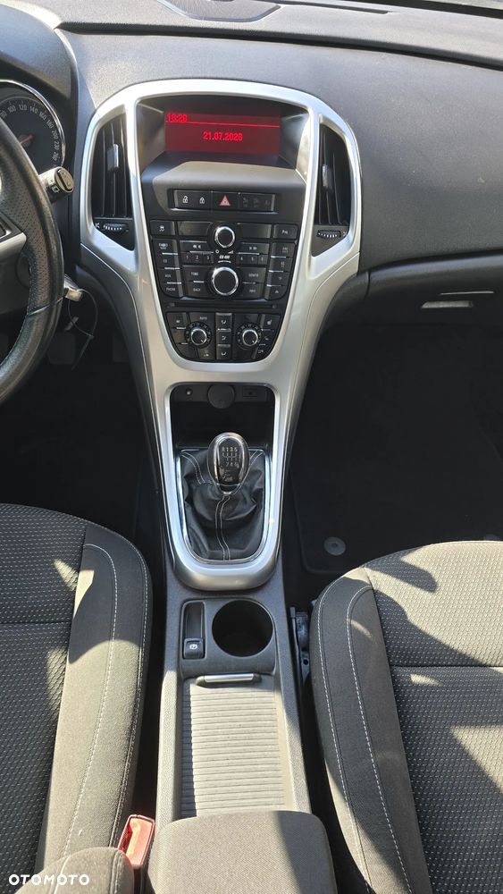 Opel Astra 1.4 Turbo Innovation - 11