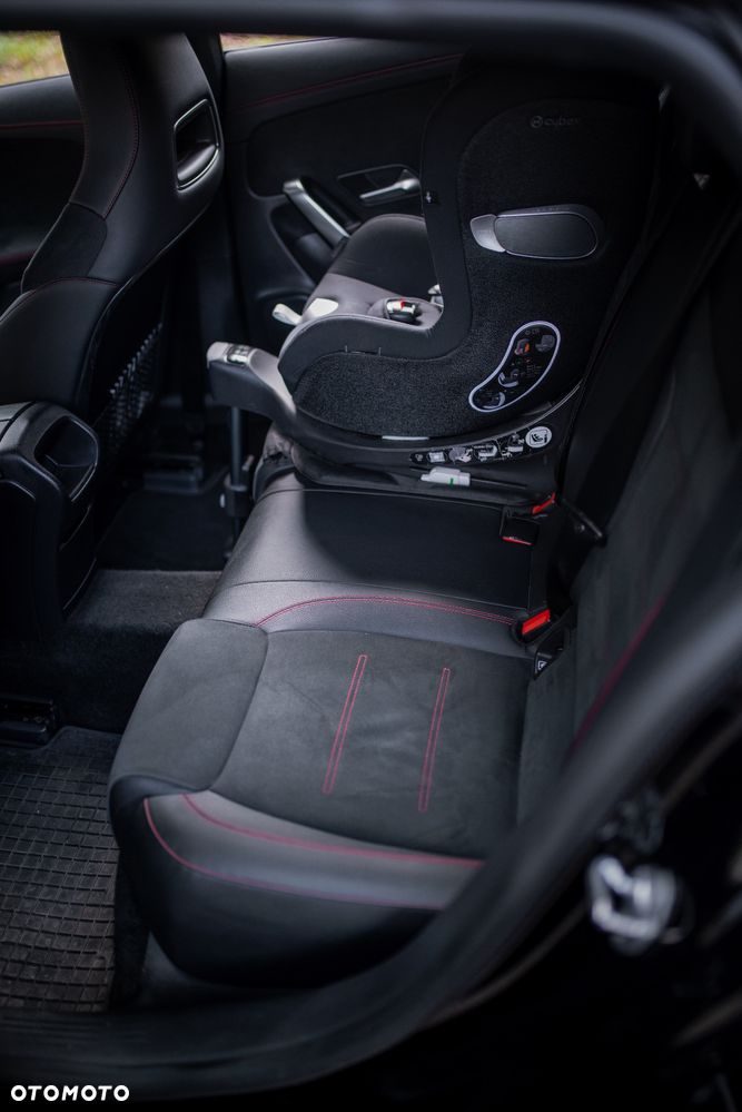 Mercedes-Benz CLA 200 AMG Line 7G-DCT - 8