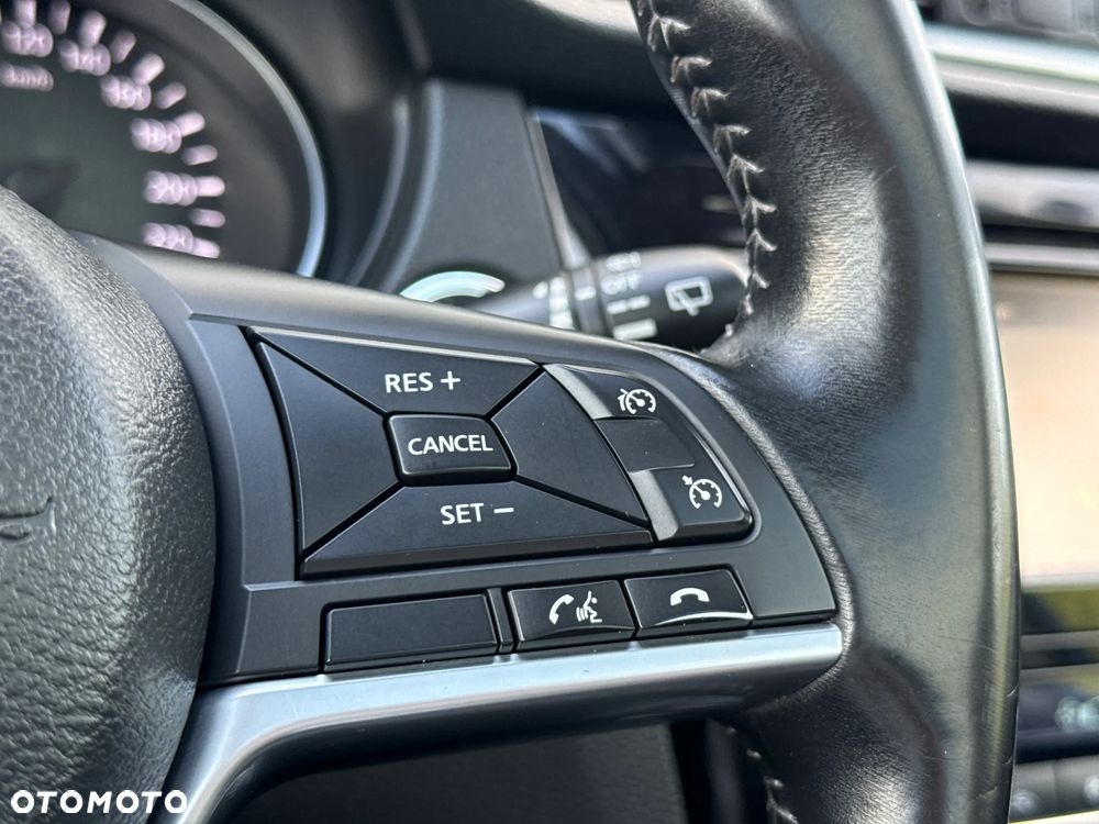 Nissan Qashqai 1.6 DIG-T N-Connecta - 37