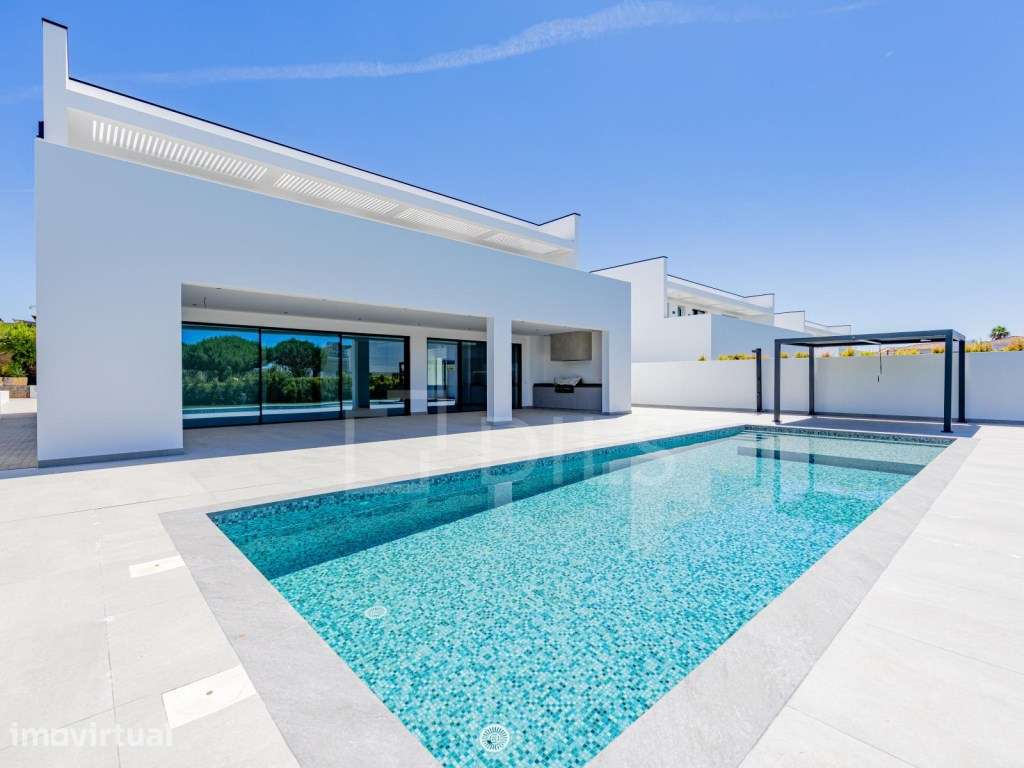 Moradia T4 com piscina, em novo condomínio, em Vilamoura - Grande imagem: 2/120