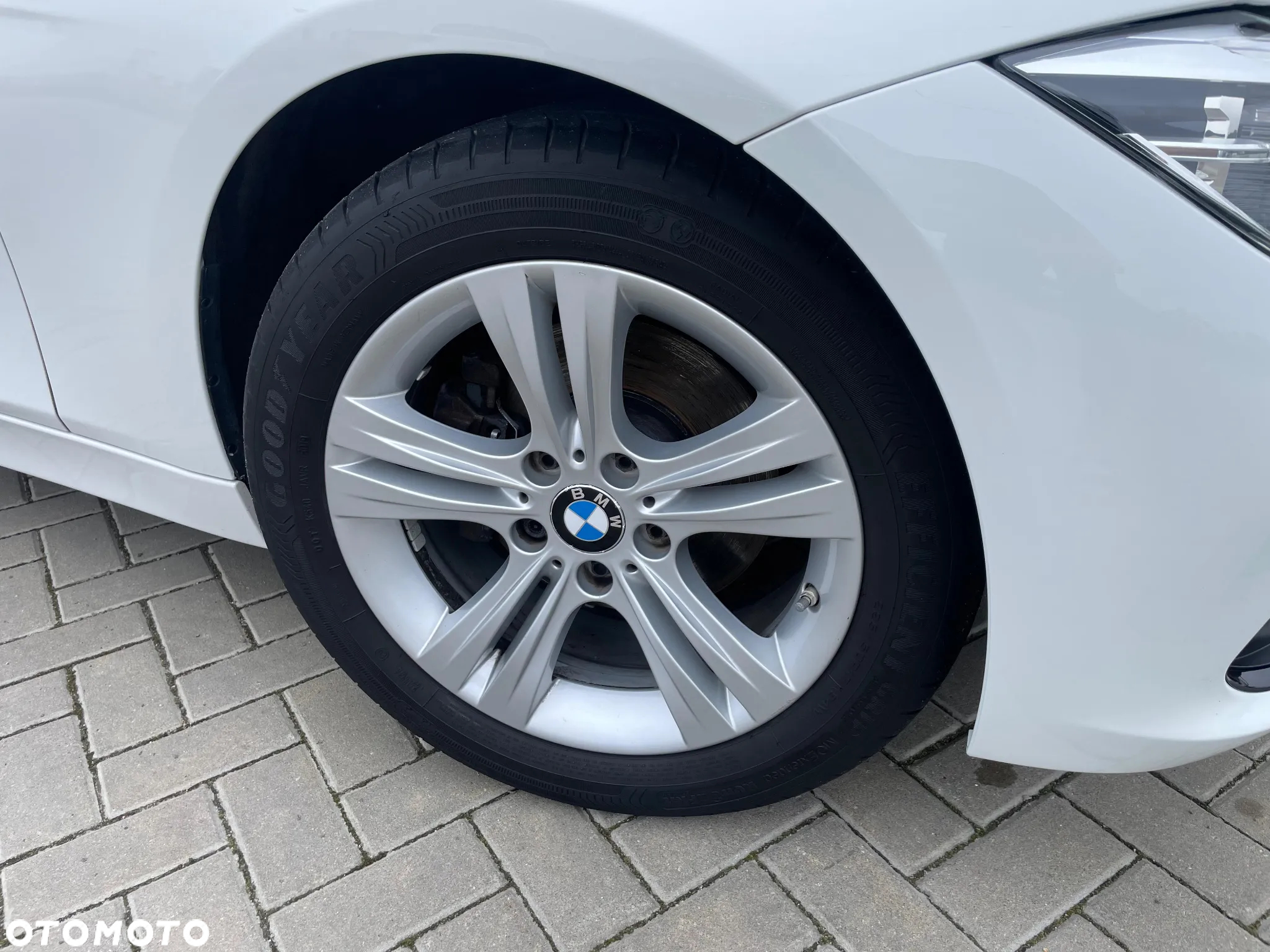 BMW Seria 3 320d Sport Line - 8