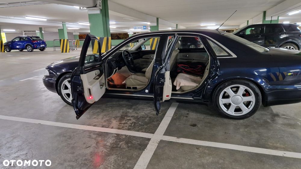 Audi S8 - 5